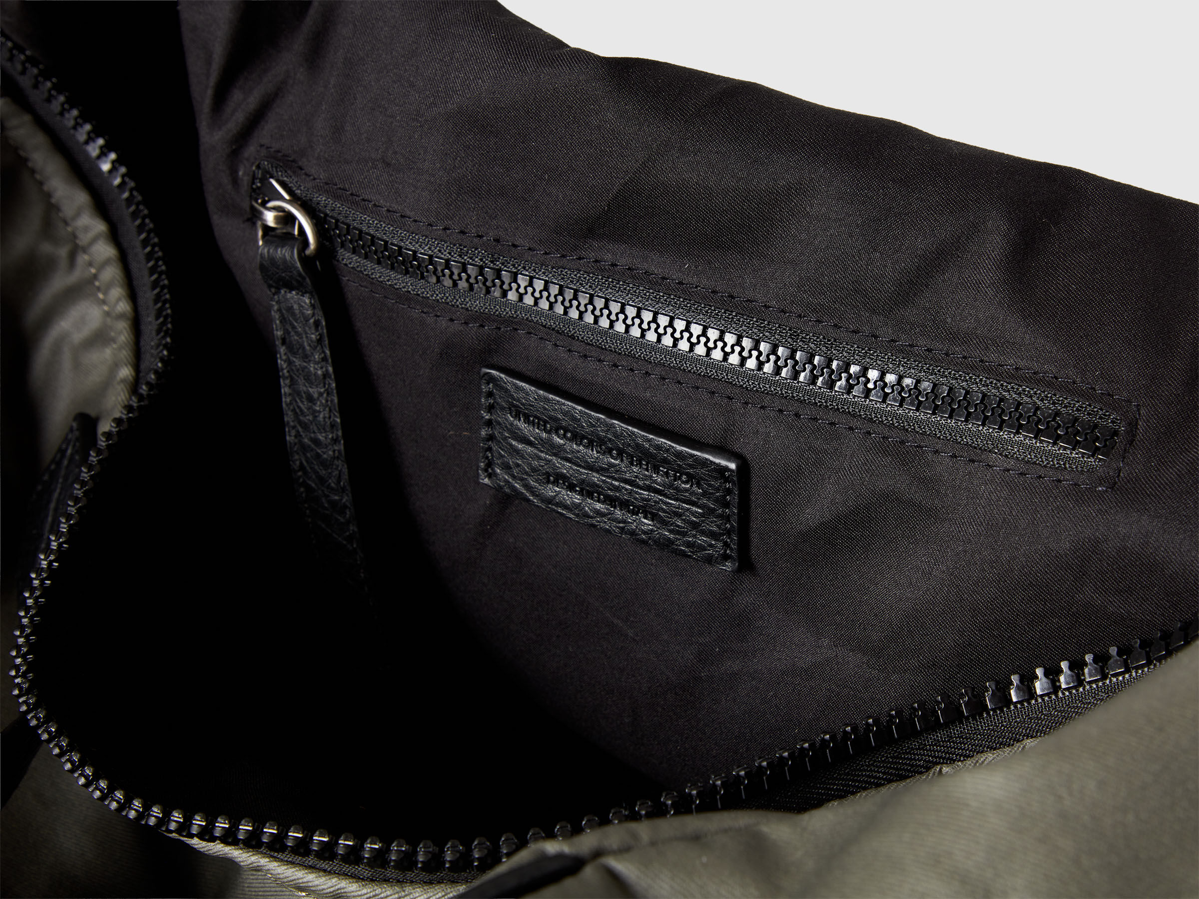 HOLDALL Men image number 3